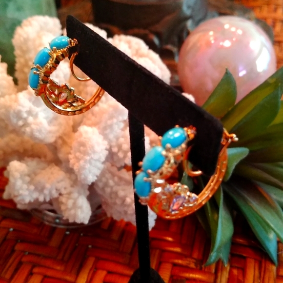 ARIZONA SLEEPING BEAUTY TURQUOISE & TANZANITE HOOP EARRINGS - Picture 4 of 7